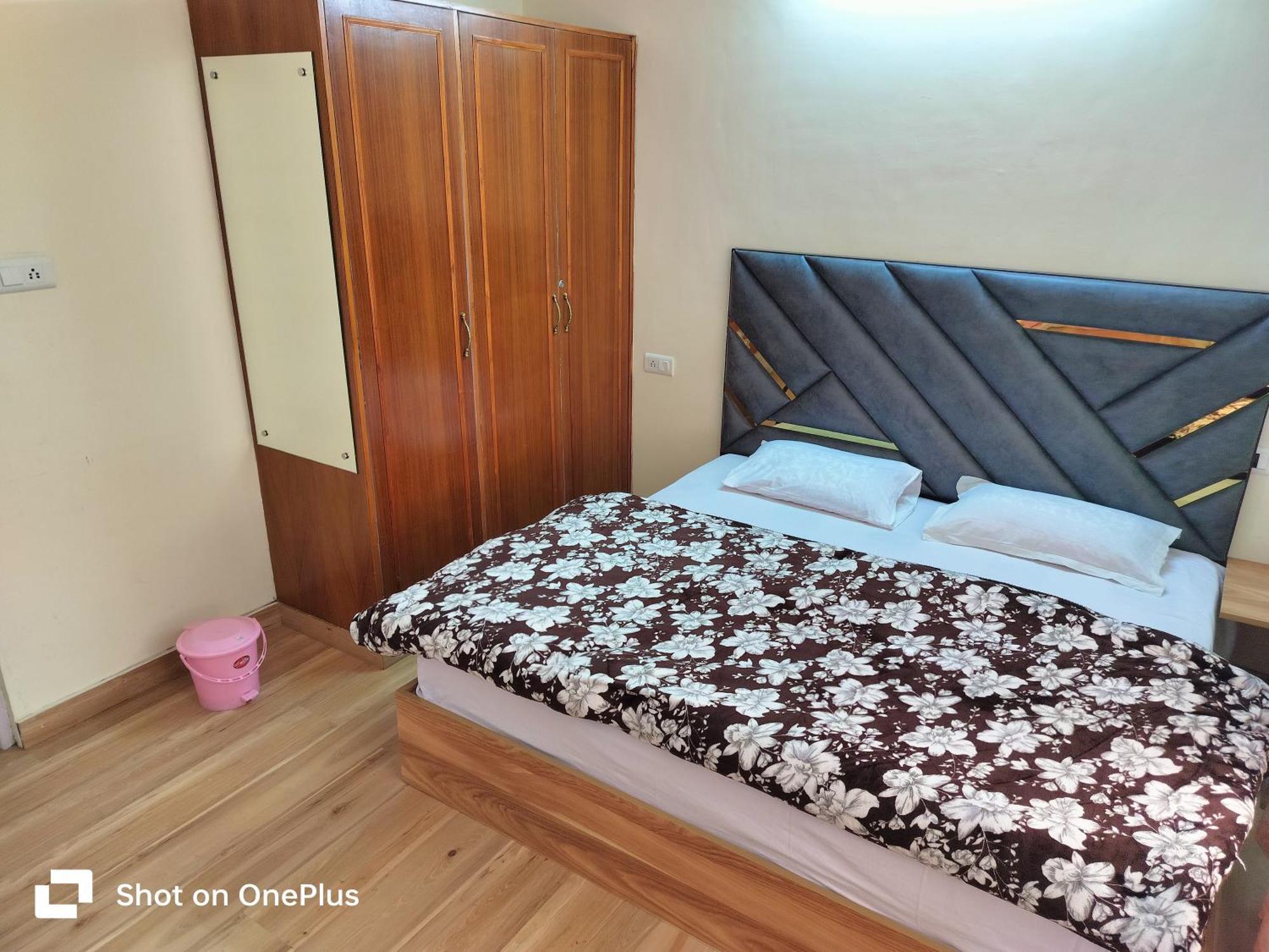 Shimla Vibes B & B Free Pick And Drop From Isbt Шимла Екстериор снимка